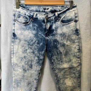 High rise washed jeans. Size 5/6